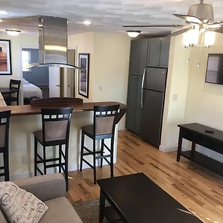 Entire Apartment Close To Downtown - 2 Queen Beds Springfield Exterior photo