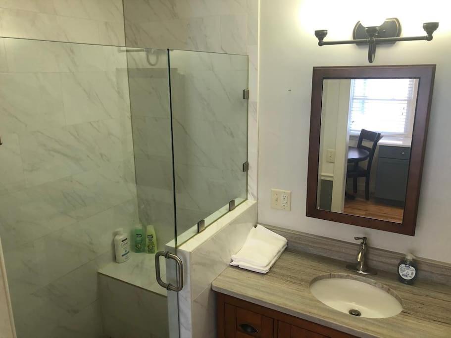 Apartment Entire Close To Downtown - 2 Queen Beds Springfield