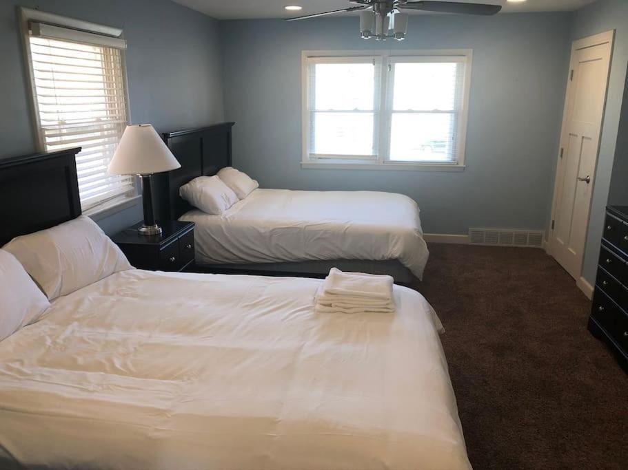 Entire Close To Downtown - 2 Queen Beds Apartment Springfield
